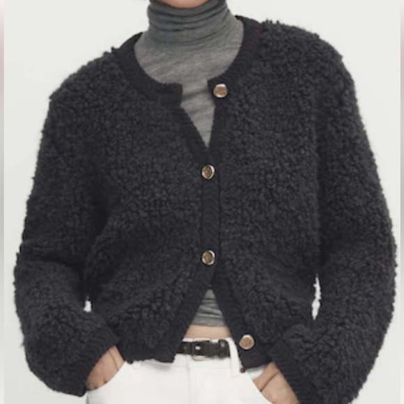 Massimo Dutti Boucle Knit cardigan with buttons. Sold out in stores. Super cozy - Picture 1 of 6